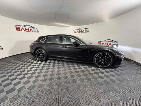 Used 2022 Porsche Panamera 4 w/ Premium Package AWD/4WD image 17