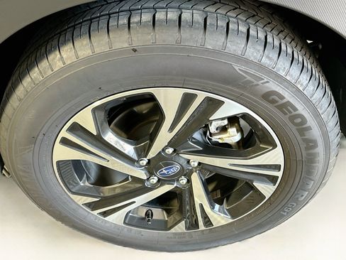 Used 2024 Subaru Crosstrek 2.0i Premium AWD/4WD image 11