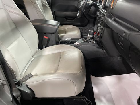 Used 2021 Jeep Gladiator Mojave image 14