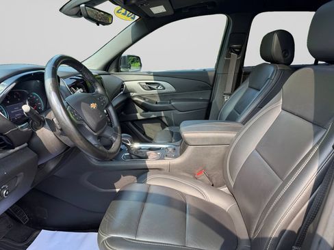 Used 2023 Chevrolet Traverse LT w/ LT Premium Package AWD/4WD image 13