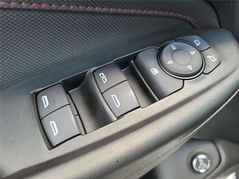Used 2021 Chevrolet TrailBlazer RS w/ Sun and Liftgate Package FWD image 21