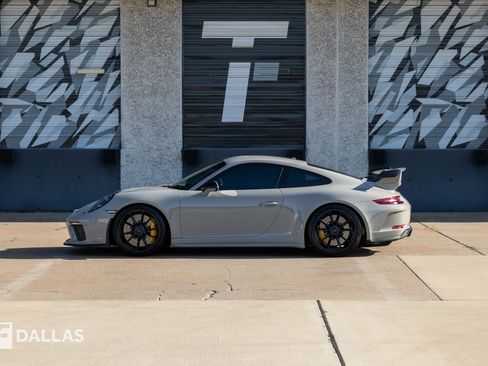 Used 2018 Porsche 911 GT3 RWD image 7