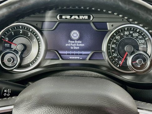Used 2019 RAM 1500 Laramie AWD/4WD image 12