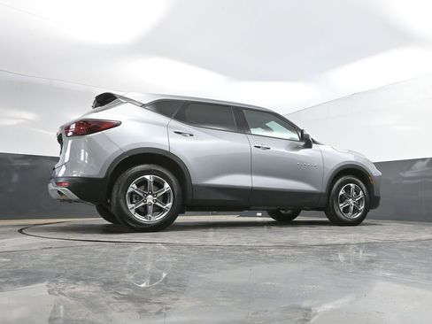 Used 2025 Chevrolet Blazer LT AWD/4WD image 39