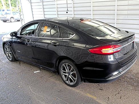Used 2017 Ford Fusion SE w/ Equipment Group 601A FWD image 5