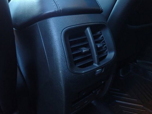 Used 2019 Jeep Cherokee Overland w/ Technology Group image 22