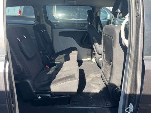 Used 2017 Dodge Grand Caravan SE w/ Power Window Group FWD image 3
