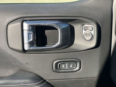 Used 2023 Jeep Wrangler Sahara image 21