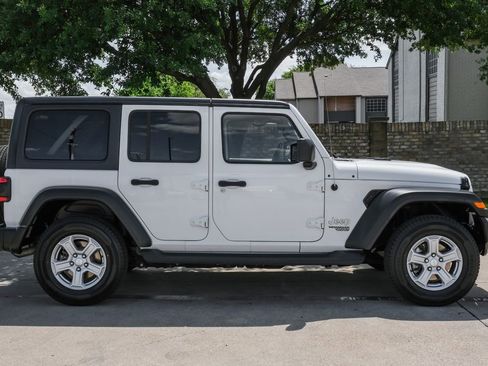 Used 2021 Jeep Wrangler Unlimited Sport AWD/4WD image 15