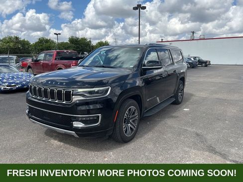 Used 2023 Jeep Wagoneer L Series II AWD/4WD image 7