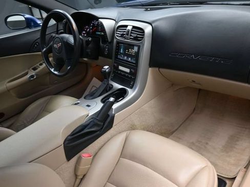Used 2005 Chevrolet Corvette Coupe w/ Preferred Equipment Group RWD image 22