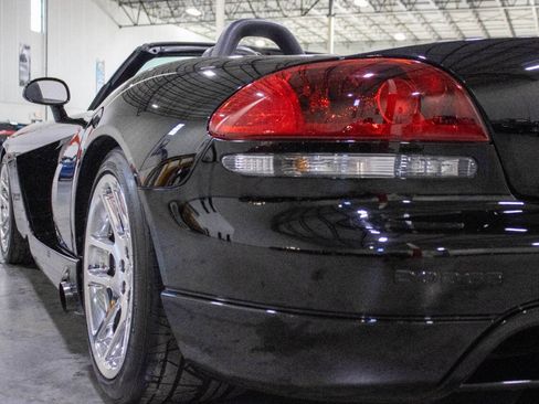 Used 2003 Dodge Viper SRT-10 image 34