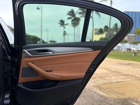 Used 2018 BMW M550i xDrive image 17