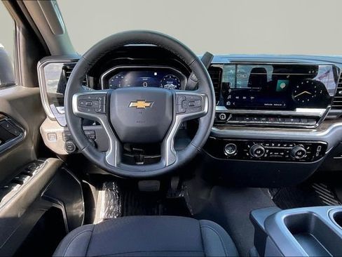 Used 2023 Chevrolet Silverado 1500 LT AWD/4WD image 8
