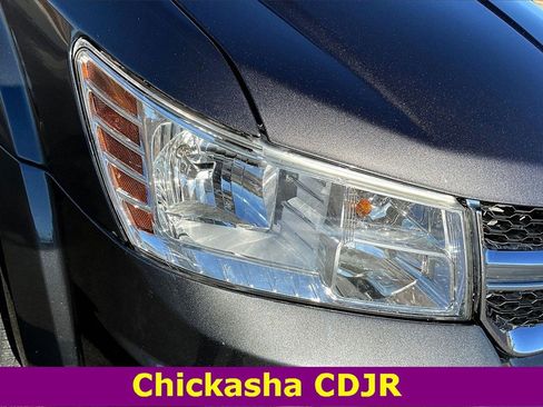 Used 2020 Dodge Journey SE image 29