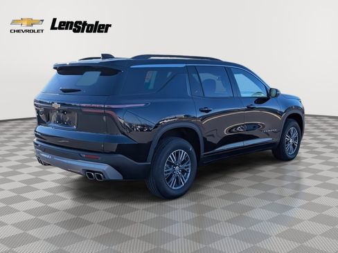 New 2026 Chevrolet Traverse LT image 3