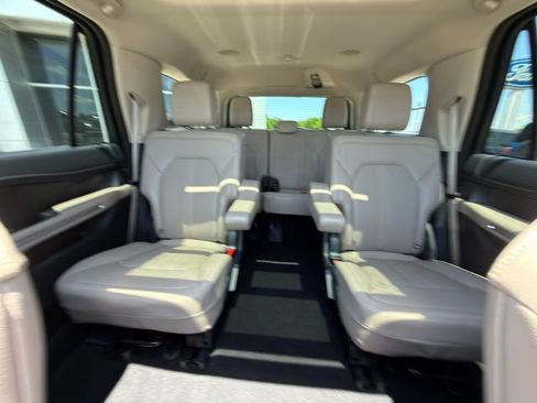 Used 2024 Ford Expedition Limited AWD/4WD image 36