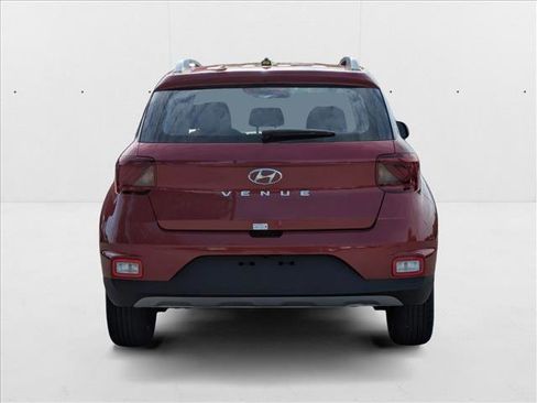 New 2025 Hyundai Venue Limited image 8