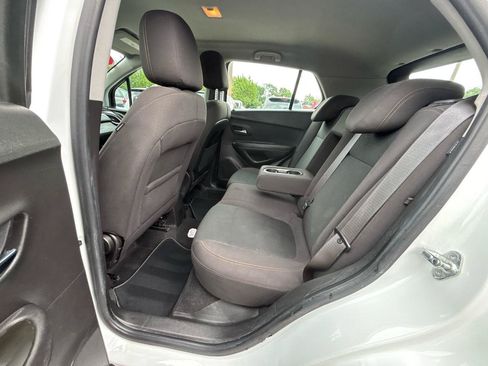 Used 2017 Chevrolet Trax LS FWD image 14
