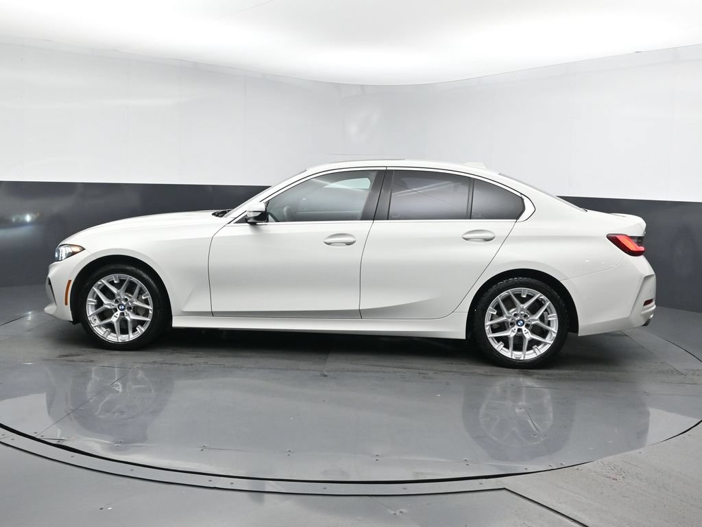 Used 2025 BMW 330i xDrive Sedan AWD/4WD image 4
