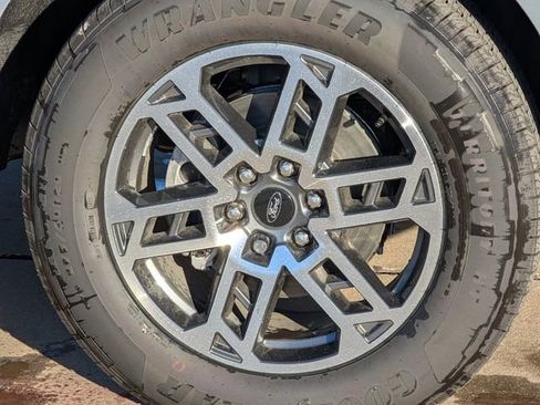 New 2025 Ford Expedition Active image 31