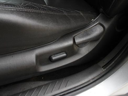 Used 2010 Ford Escape Limited image 3