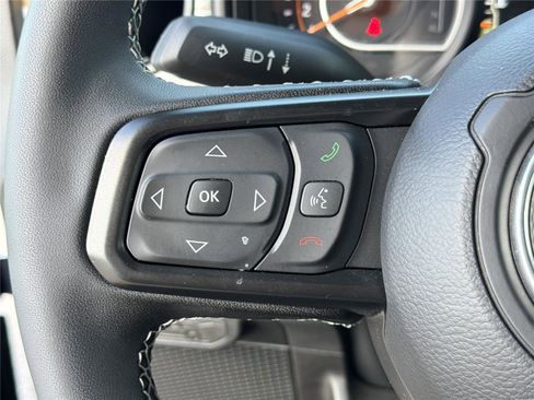 Used 2025 Jeep Wrangler Willys image 26