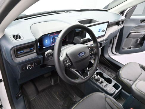 Used 2025 Ford Maverick Lobo AWD/4WD image 13