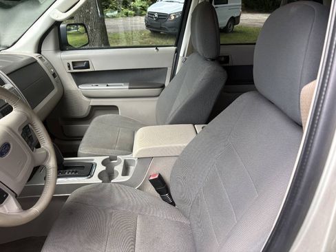Used 2010 Ford Escape XLT FWD image 20