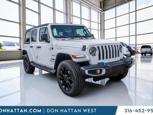 Used 2023 Jeep Wrangler Unlimited Sahara w/ Cold Weather Group AWD/4WD image 33