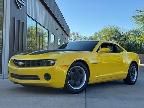 Used 2013 Chevrolet Camaro LS RWD image 1