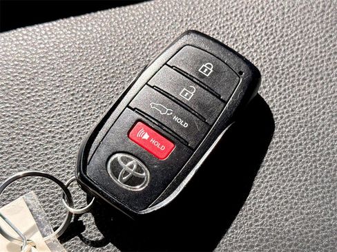 Used 2024 Toyota Grand Highlander XLE image 32