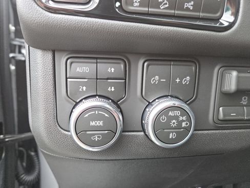 New 2026 GMC Yukon XL AT4 w/ AT4 Premium Plus Package AWD/4WD image 8