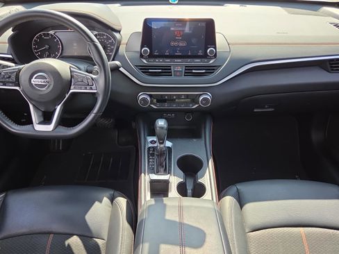 Used 2019 Nissan Altima 2.5 SR FWD image 12