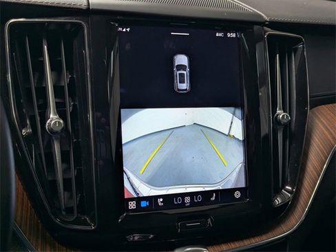 Used 2023 Volvo XC60 B5 Ultimate w/ Climate Package image 15