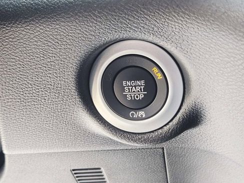 Used 2026 Chrysler Voyager LX FWD image 31