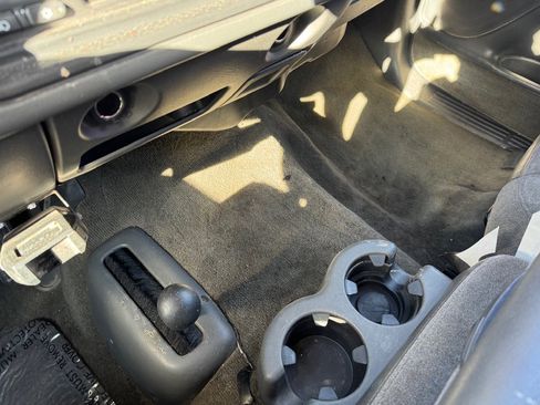 Used 2005 Chevrolet Silverado 2500 LS w/ Skid Plate Package AWD/4WD image 21
