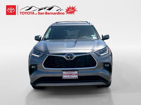 Certified 2026 Toyota Highlander Platinum AWD/4WD image 8