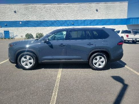 Used 2026 Toyota Grand Highlander AWD image 2