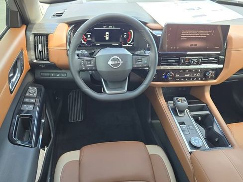 New 2026 Nissan Pathfinder Platinum AWD/4WD image 10