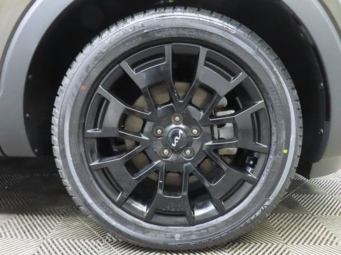 Used 2022 Kia Telluride SX w/ SX Prestige Package image 8