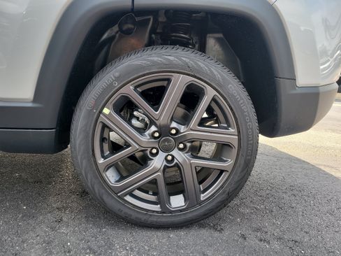 New 2026 Jeep Compass Limited AWD/4WD image 9