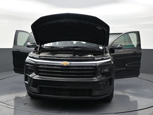 Used 2025 Chevrolet Traverse LT FWD image 32