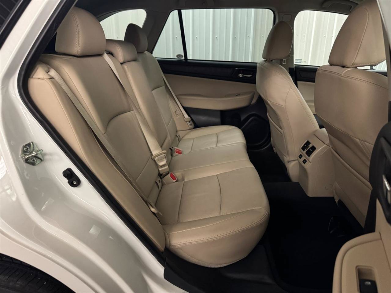 Used 2017 Subaru Outback 3.6R Limited AWD/4WD image 12