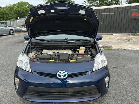 Used 2014 Toyota Prius Two FWD image 4