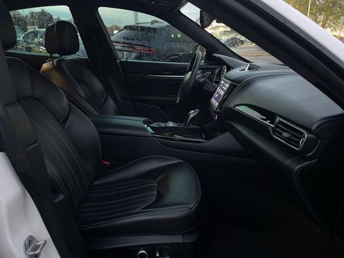 Used 2021 Maserati Levante image 54