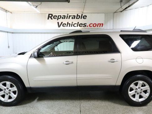 Used 2015 GMC Acadia SLE image 1