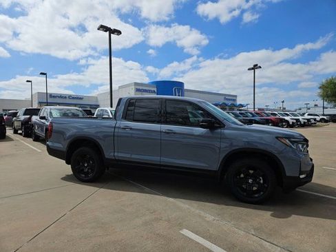 New 2026 Honda Ridgeline Black Edition image 4
