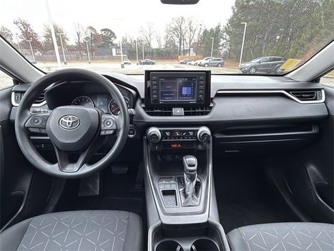 Used 2021 Toyota RAV4 XLE image 16