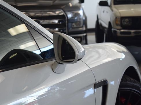 Used 2014 Porsche Panamera 4 image 34